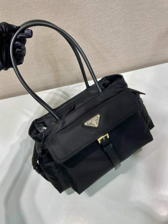 Picture of Prada Handbags _SKUfw208749671fw